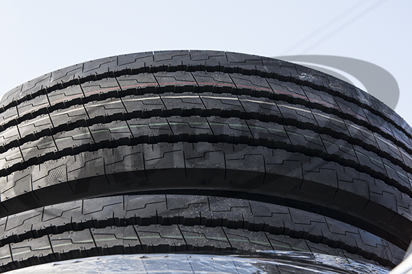 Pneumatika nákladní 315/70 R22,5" 154/150L 20 PR TL, vodící