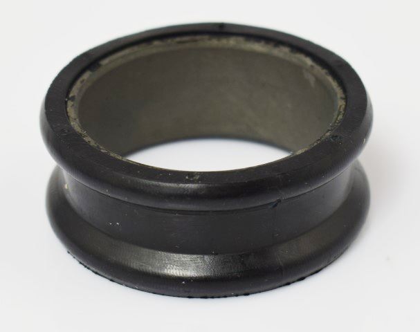 Průchodka hadice chlazení retardéru MAN TGS, TGX, TGM, TGL, TGA, M2000, F90, M90, NEOPLAN