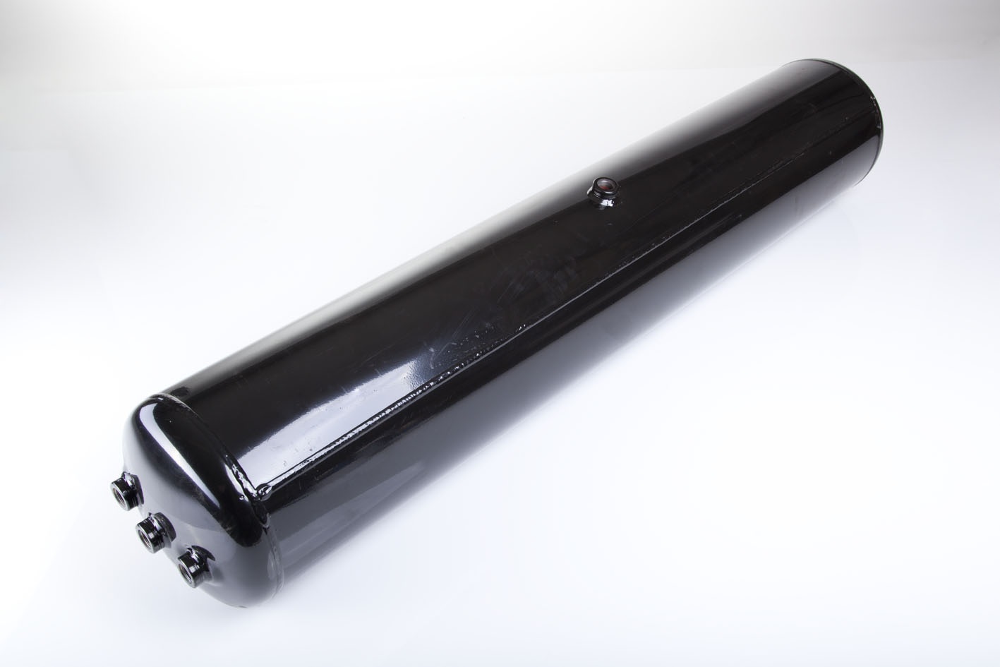 Vzduchojem 60 l / 1369x246 15bar 3+1 vývod MERCEDES Actros MP2/MP3, Atego, Axor, Econic