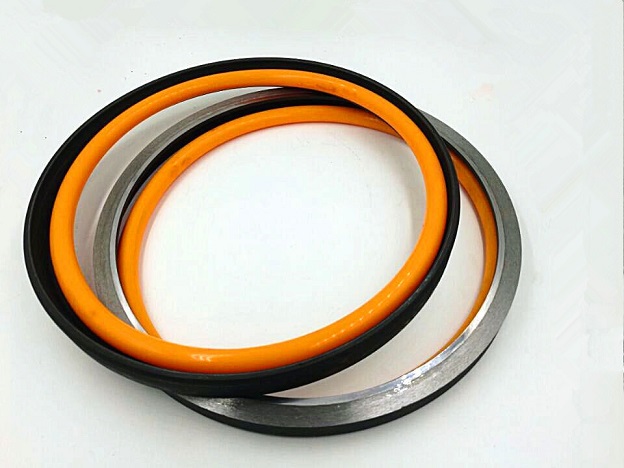 Těsnění náboje kola dvojité CAT 735, 740, D350E II