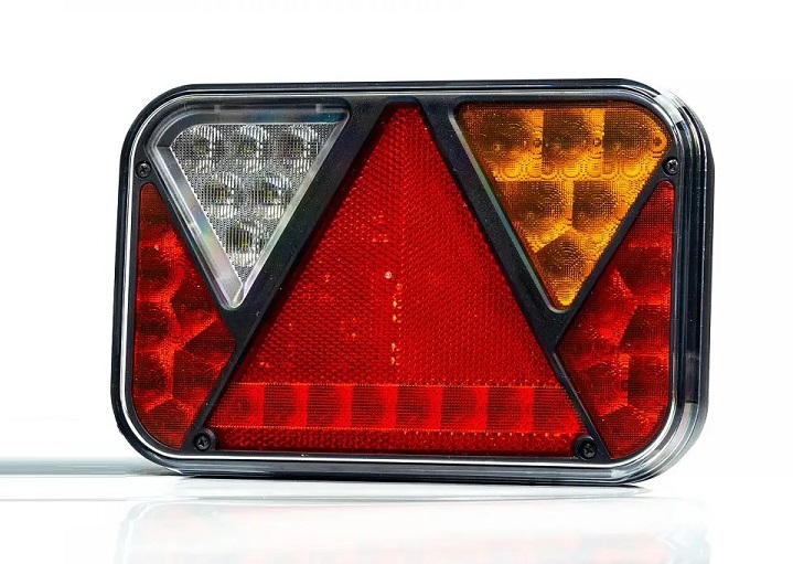 Svítilna zadní 6-dílná P 12V LED s trojúhelníkem /stop,směr, couvání/s osvětlením SPZ, ba 