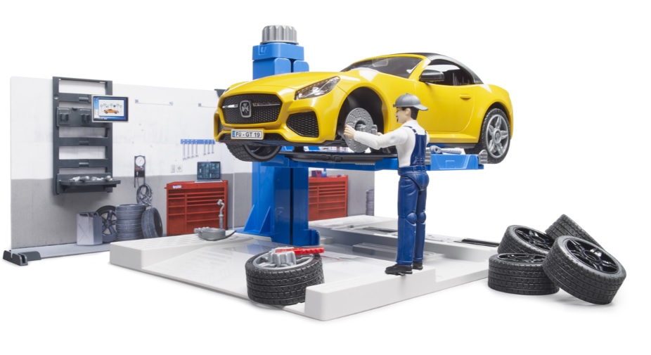 Model autoservisu s mechanikem a osobním autem MERCEDES, 1:16 plast