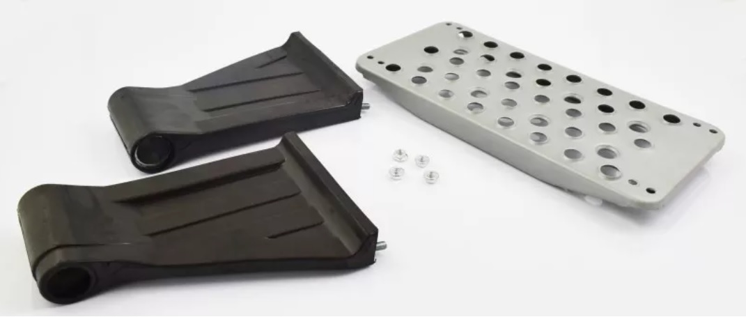 Schod kabiny závěsný spodní L MERCEDES Actros MP2/MP3 943.899