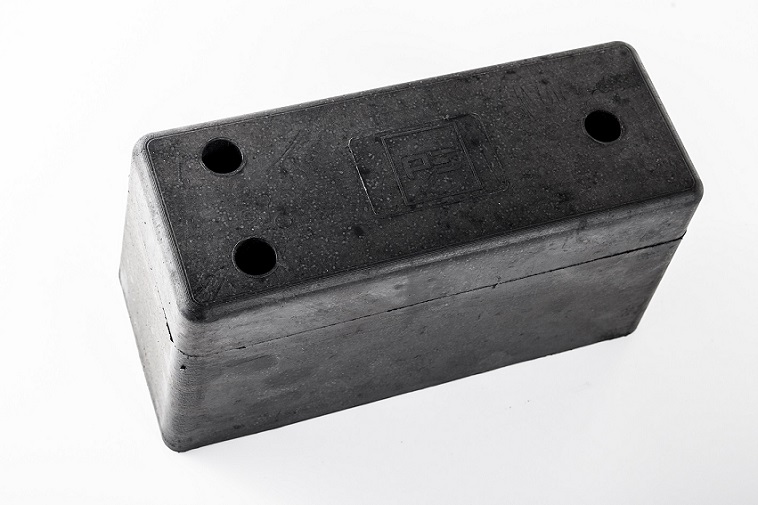 Nárazník - doraz pryžový 250x105x130 3 otvory SCHMITZ, SCANIA