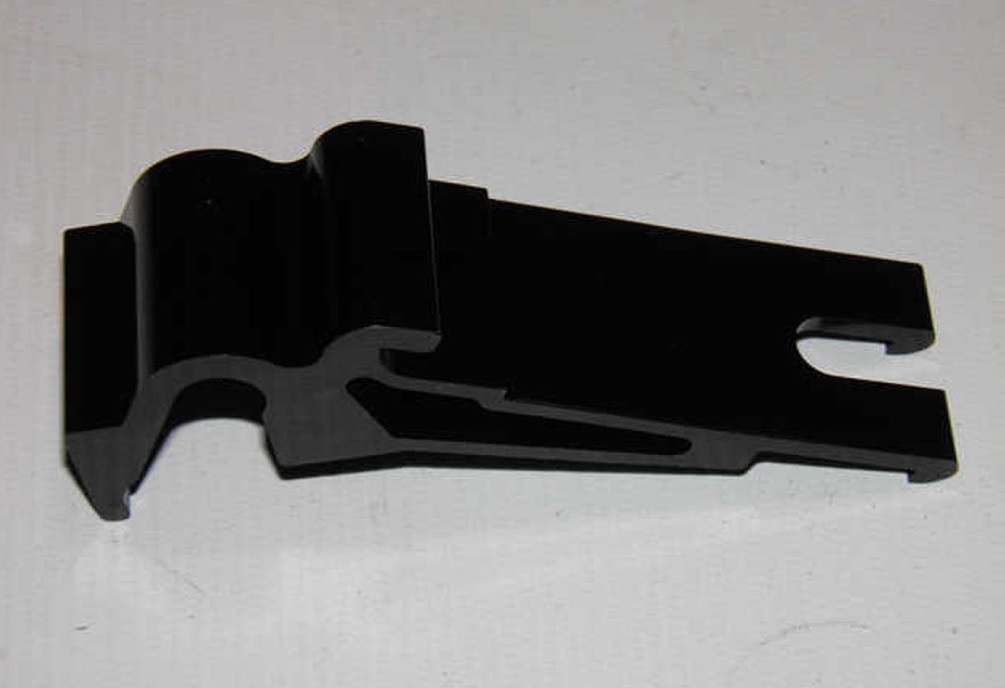 Držák horní boční zástěrky SCANIA P,G,R,T, od 2003 do 2018, L,P,G,R,S od 2018