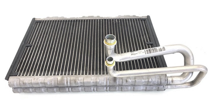 Výparník klimatizace 307x199x40 VOLVO FH od 09.2005