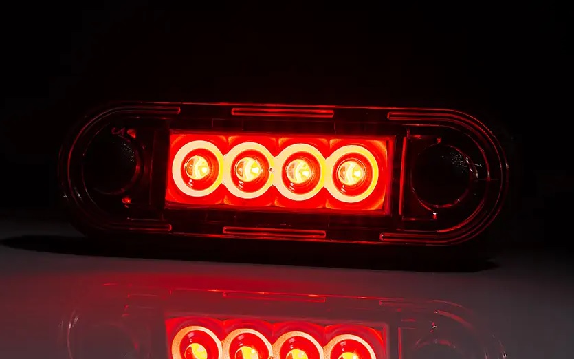 Svítilna poziční 12V/24V 4xLED červená  84x27x12, kabel 0,5m