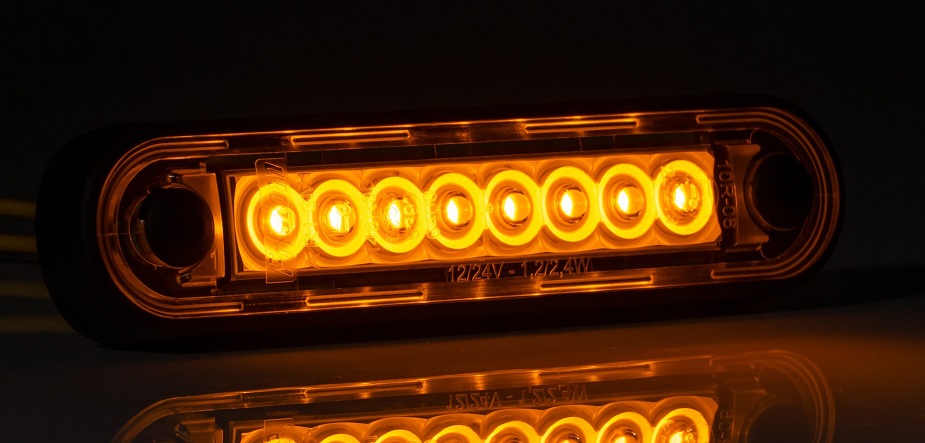 Svítina poziční 12V/36V 8xLED oranžová, s podložkou, kabel 0,5m s koncovkou QS150